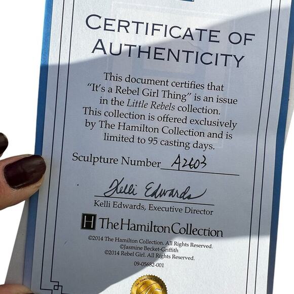 “REBEL GIRL THING” Figurine - Picture 11 of 11